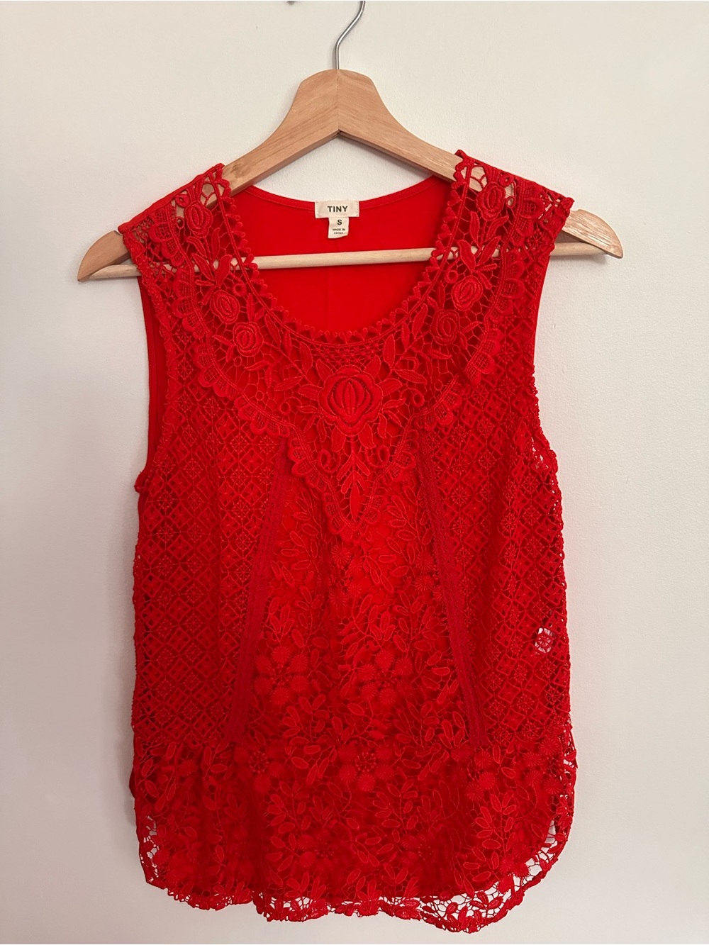 Red Lace Sleeveless Top